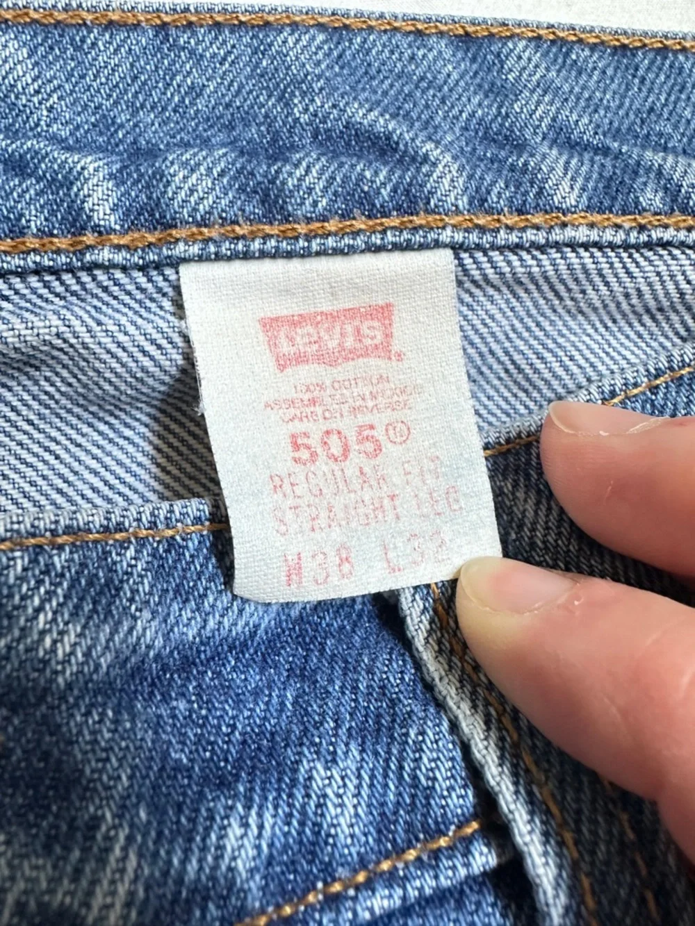 Vintage Levi's 505 Regular Fit Light Blue Jeans - Picture 3 of 12